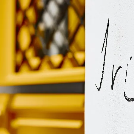 Crystal Signature بيت للعطل *